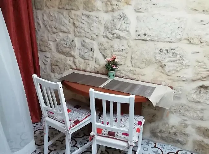 Sixty Two #1 Victoria