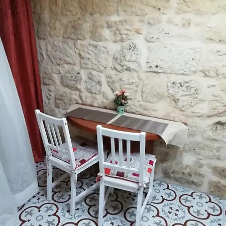 Sixty Two #1 Victoria