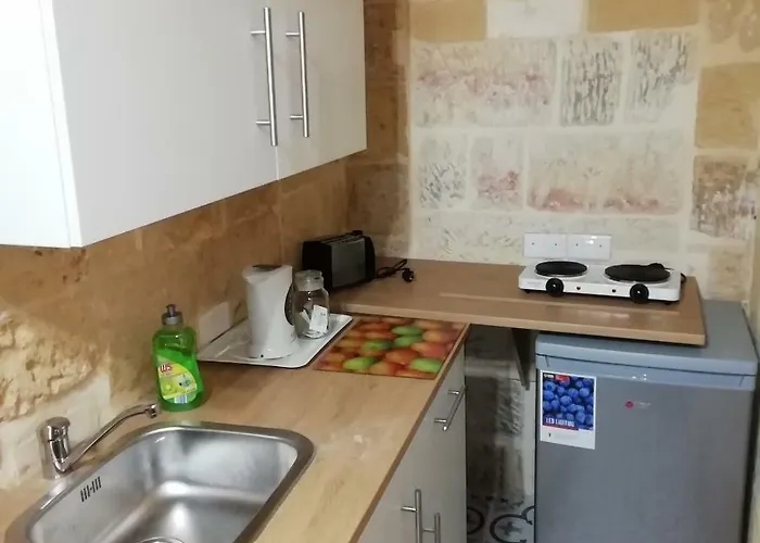 Sixty Two #1 Victoria