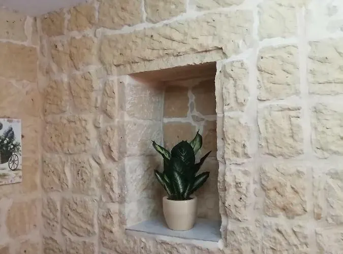 Sixty Two #1 아파트 *